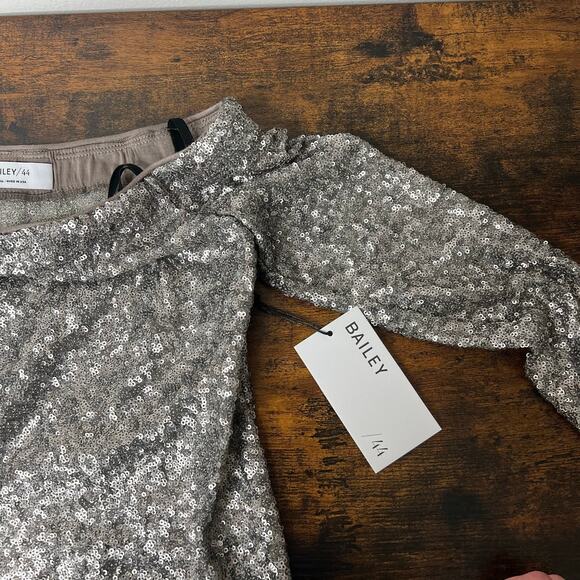 NWT Bailey 44 Off the Shoulder Sequin Top Women's XS Holiday New Year's Eve NYE - Picture 4 of 13